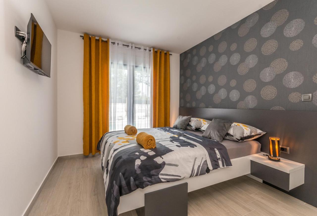 Willa House With Pool Mimi Biograd Na Moru Zewnętrze zdjęcie