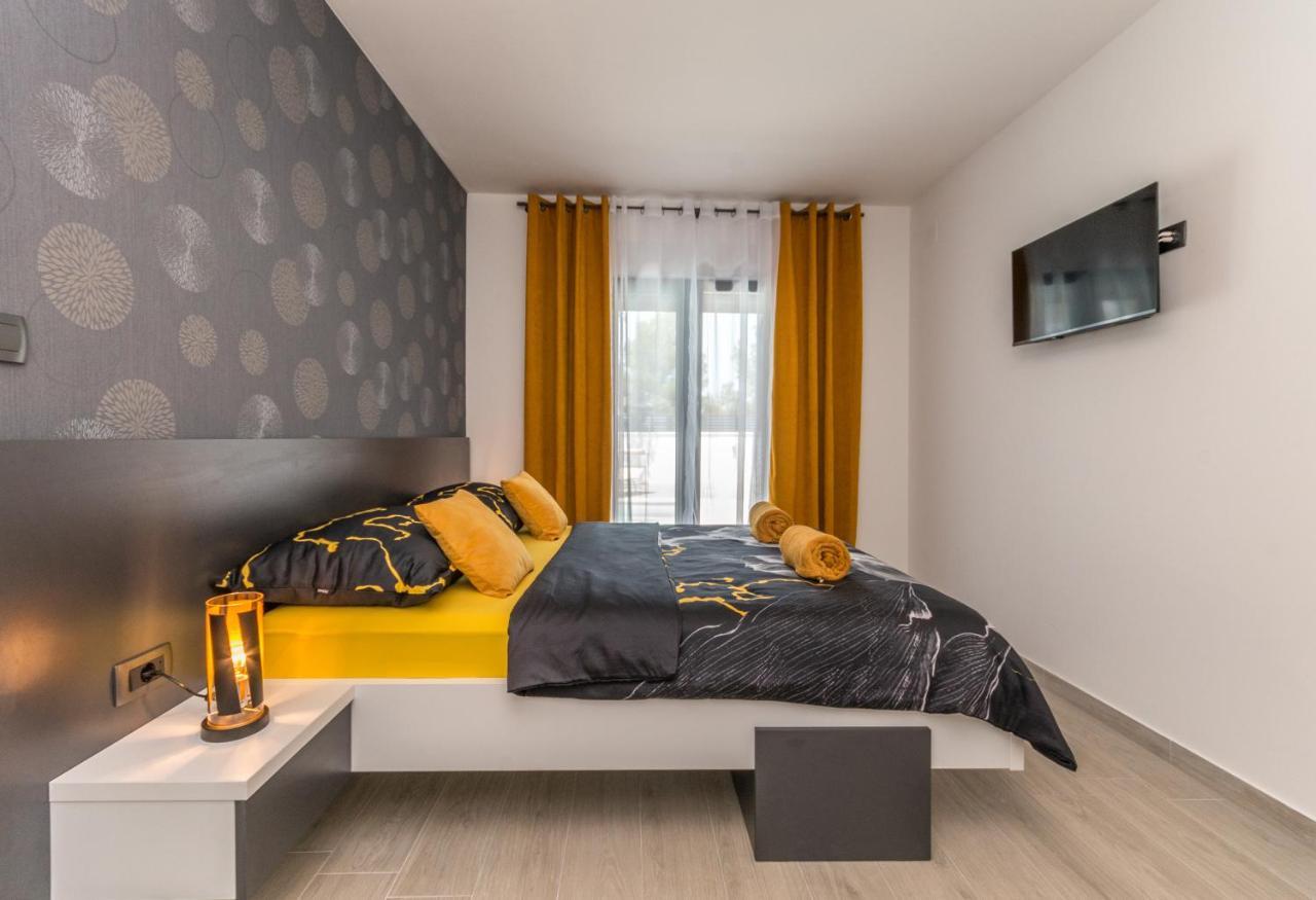 Willa House With Pool Mimi Biograd Na Moru Zewnętrze zdjęcie